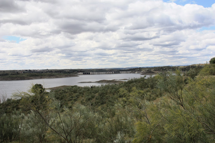 De stuw in de Rio Alagon