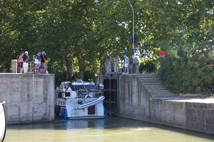 Passen en voorzichtig varen.