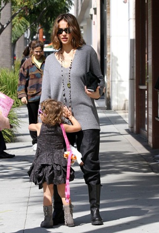 [Jessica+Alba+Jessica+Alba+Honor+Walk+3[5].jpg]