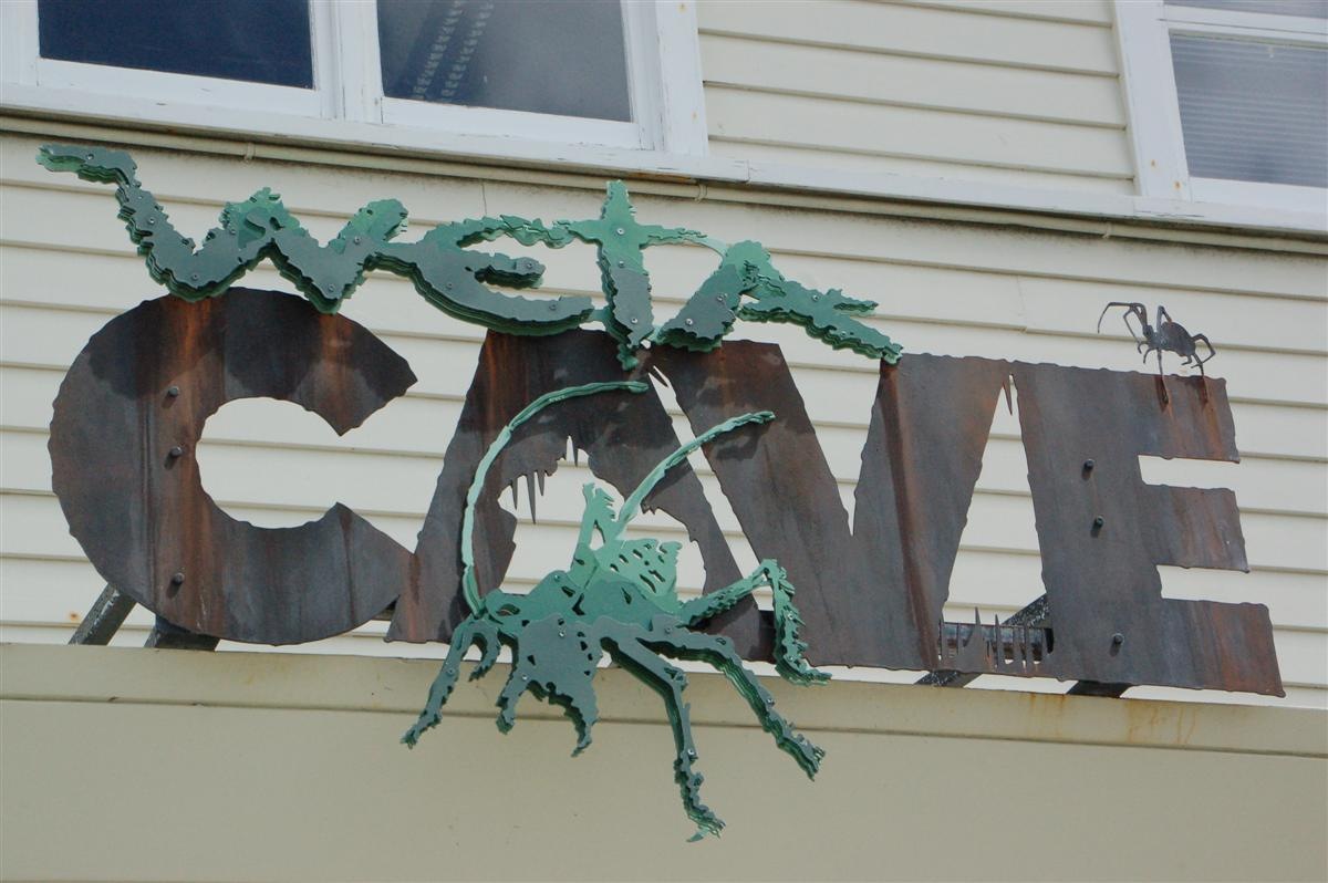 [Weta cave[6].jpg]