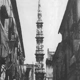 Giglio del Calzolaio all'incrocio di via S. Felice e via S. Paolino. Si noti dietro al Giglio il "vicolo" Mozzillo successivamente allargato nella sistemazione attuale; anno 1933.