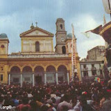 Ballata in piazza del Duomo; anno 1986.
