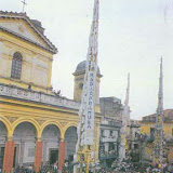 Ballata dei gigli in piazza Duomo; anno 1989.