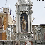 Particolare del Giglio del Bettoliere in sosta i giorni prima della festa; anno 2006.