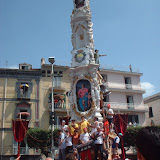Il Bettoliere entra per primo in piazza per la ballata del mattino; anno 2004.