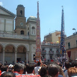 Il Giglio del Fabbro entra per ultimo in piazza per la ballata; anno 2004.