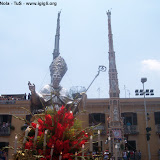 Il busto argenteo di S. Paolino durante la processione per la benedizione dei Gigli; anno 2004. - foto di Felice Buonaguro