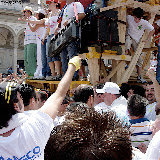 Giglio dell'Ortolano durante la ballata della domenica mattina, particolare della paranza (paranza nolana S. Massimo); anno 2007.