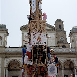 Il Giglio dell'Ortolano si esibisce tra l'esultanza della folla; anno 2007.