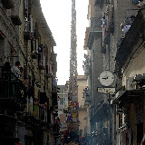 Il Giglio del Salumiere risale il primo tratto di via S. Felice muovendosi a retroso; anno 2007.