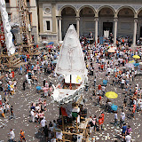 La Barca mentre la piazza si svuota