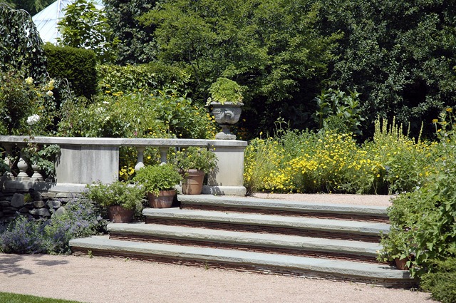 [Gardens-10[2].jpg]