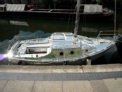 Sailboat covered in tiny mirrors