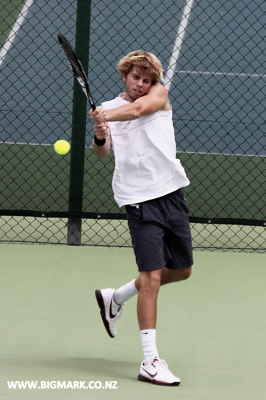 IMAGE: http://lh5.ggpht.com/_a_v5U7guC1c/TRHXCZcOaoI/AAAAAAAAdxI/SP77TYSeeGY/s800/IMG_9999_120.JPG