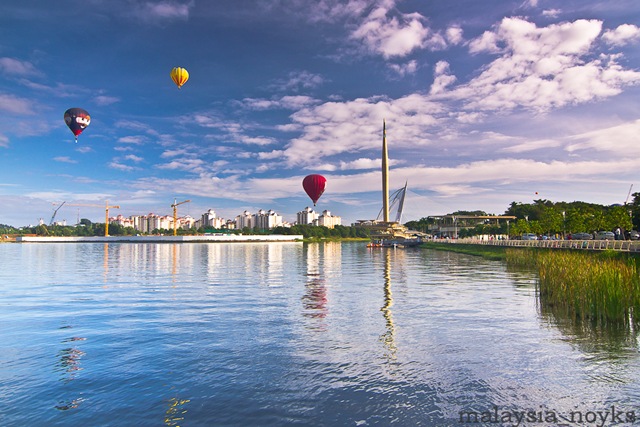 [Hot Air Balloon Putrajaya 2011[3].jpg]