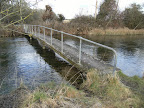 1002110058.JPG Footbridge over River Test at Tufton