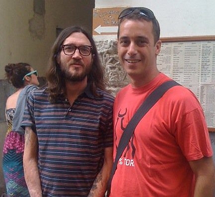 The site Vescovado Il shows the days of John Frusciante in Italy from 18 to