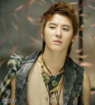 Cool asian hairstyle from Kim JunSu