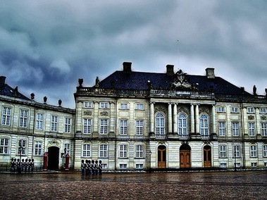 [Amalienborg-Palace-winter-[3].jpg]