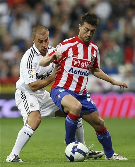 [Sporting-de-Gijon-0-0-Real-Madrid_-Liga-BBVA-2009[4].jpg]