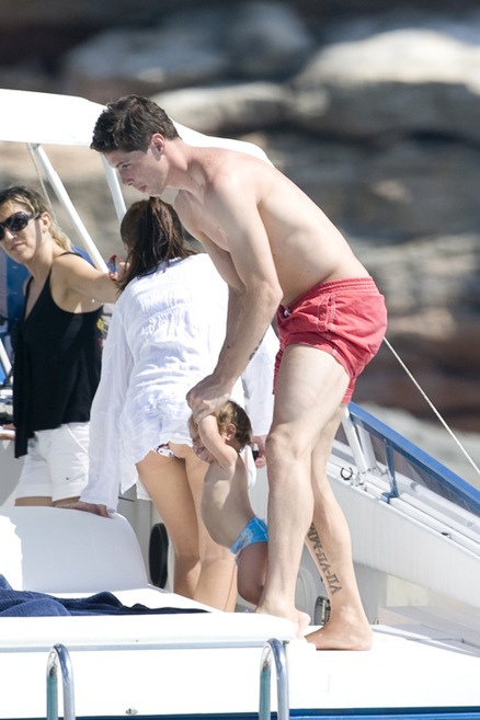 Fernando Torres y su esposa Olalla, junto a su hija Nora