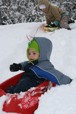 [Jan 10 snow play 014[2].jpg]