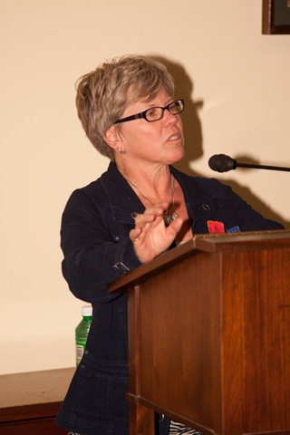 [Kitty Westin EDC lobby day 4-27-10[11].jpg]