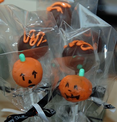 Halloween_cakepops.jpg