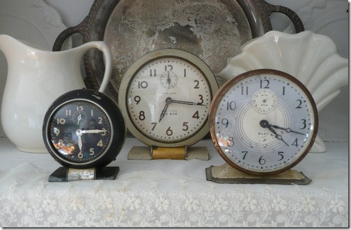 clocks via Konfetti