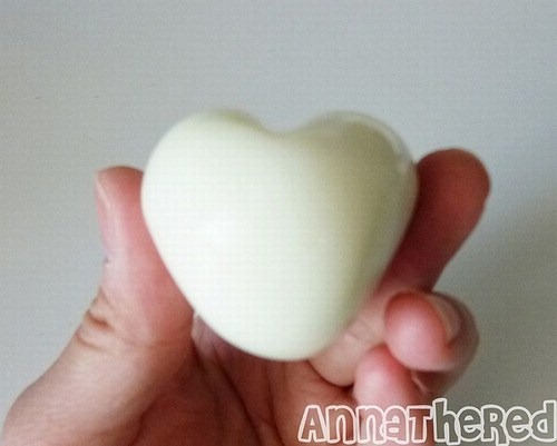 [Egg-in-a-heart-shaped-007[3].jpg]