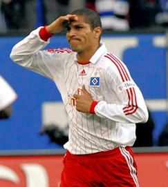 Paolo Guerrero agrede a hincha