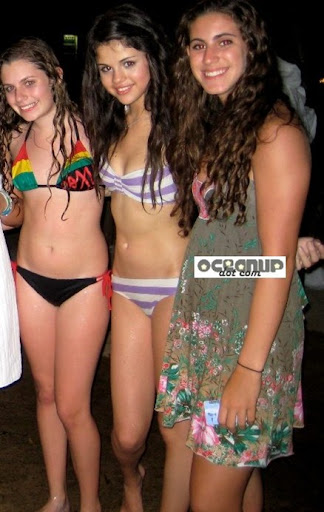 selena bikini