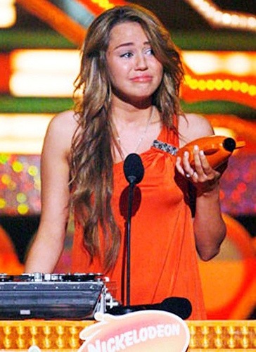 miley-cyrus-llorando