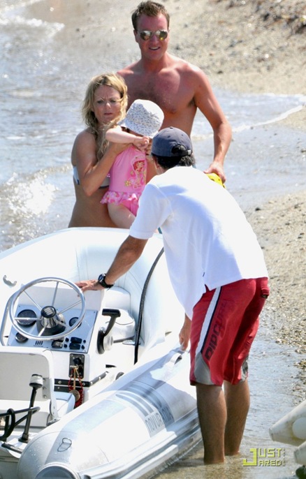 [geri-halliwell-bikini-bliss-07[4].jpg]