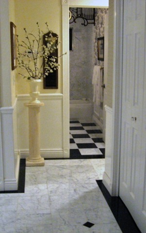 [entry hall to guest bath (499x796)[9].jpg]
