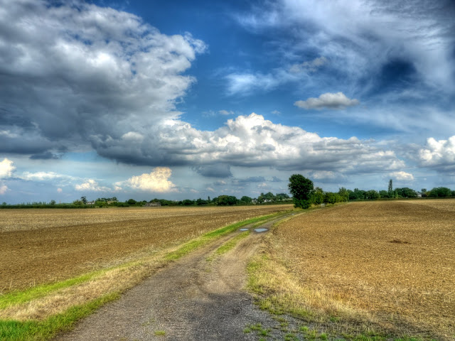 P1150989_3_4_5_6_7_8_tonemapped.jpg