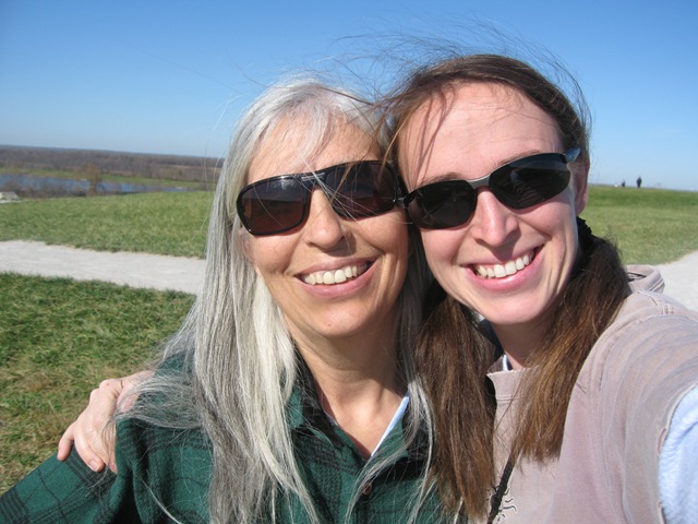 [mom and me 057[2].jpg]