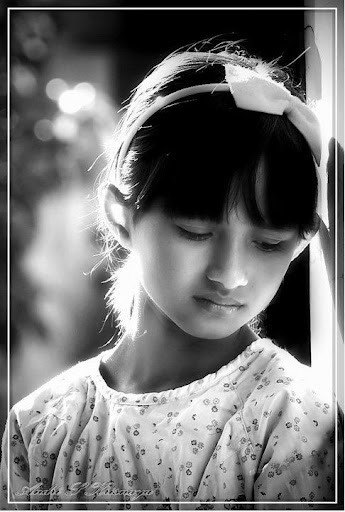 http://lh5.ggpht.com/_bY8lkq00egw/TFp2il2UKMI/AAAAAAAADg8/e9MLZVpLHbM/s512/nazira.JPG