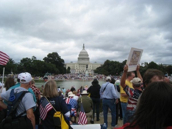 [9_12_tea_party_in_DC[4].jpg]