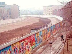 [251pxBerlinermauer3.jpg]