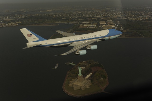 [Air Force One[3].jpg]