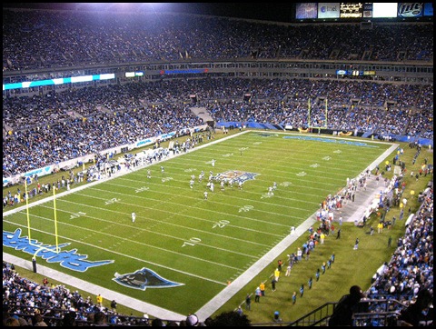 800px-Carolina_Panthers_24_Tampa_Bay_Bucanners_10