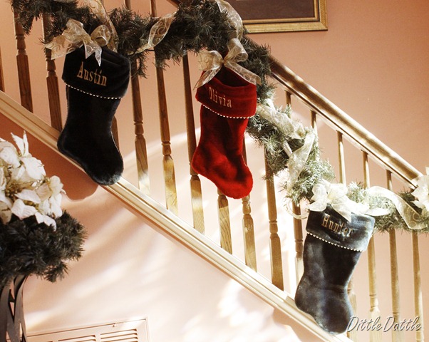 [stockings hung by the stairwell[3].jpg]