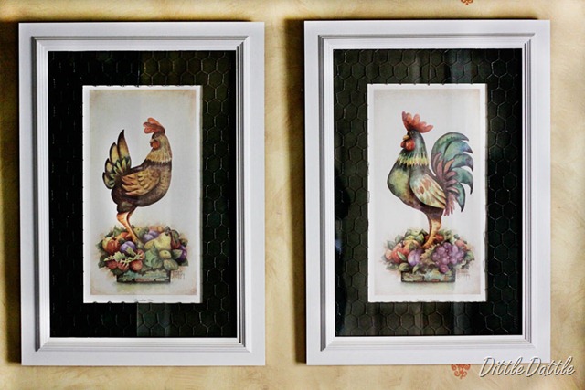[Pair-of-chicken-wire-roaster-art-2[2].jpg]