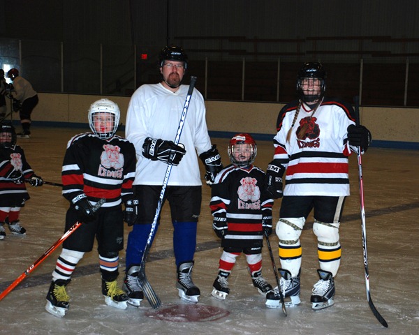 [Hockey family[6].jpg]