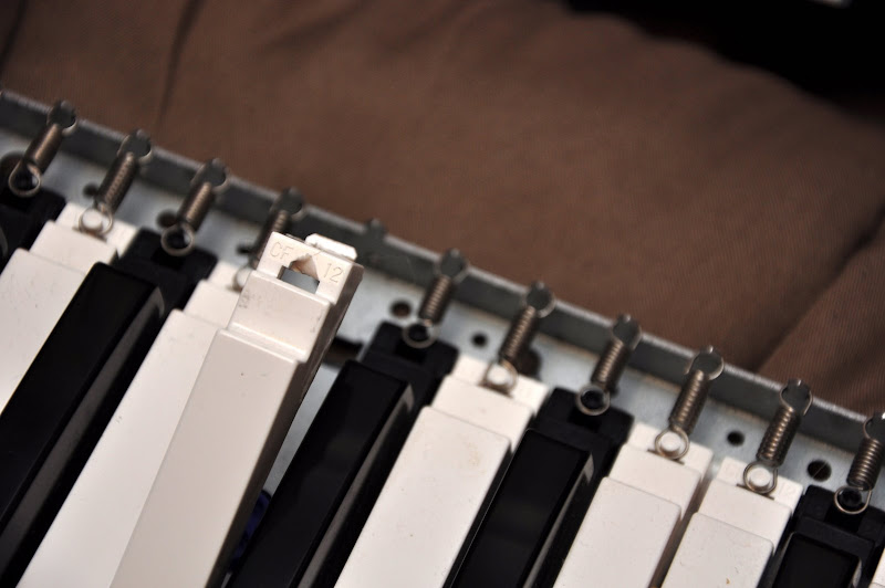 How to replace a key on Roland XP30 synth? Keys, Synths & Samplers