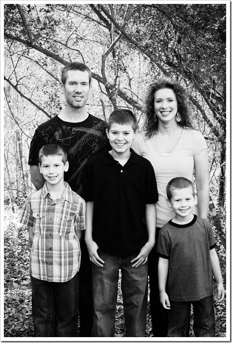 Hodge Family Photos 12-4-10 (9) edit bw