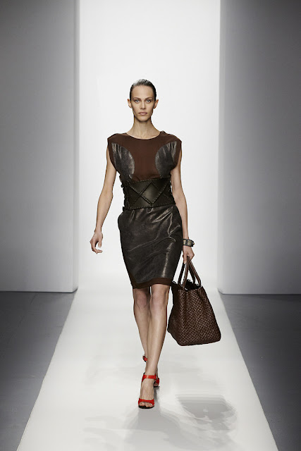 bottega_veneta_resort_2012_runway_004_1111166883.jpg