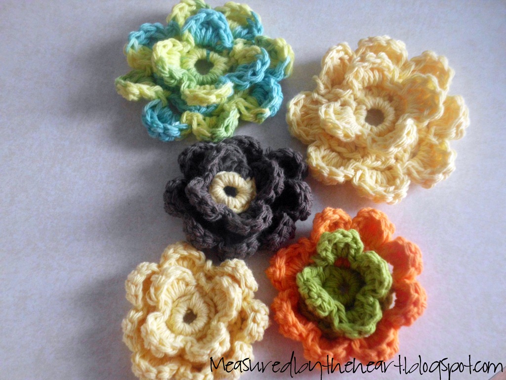 [crocheted flowers[3].jpg]
