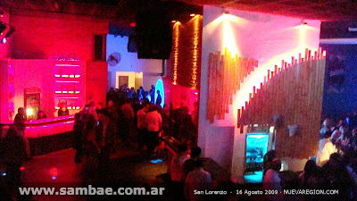 Barras nuevas y la barra central totalmente renovada. Mucha madera. Lujo y buen gusto en iluminación y colores